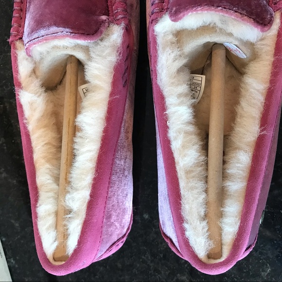 New UGG Ansley Velvet Slipper Loafer, Slip-On, 7 - Picture 7 of 16